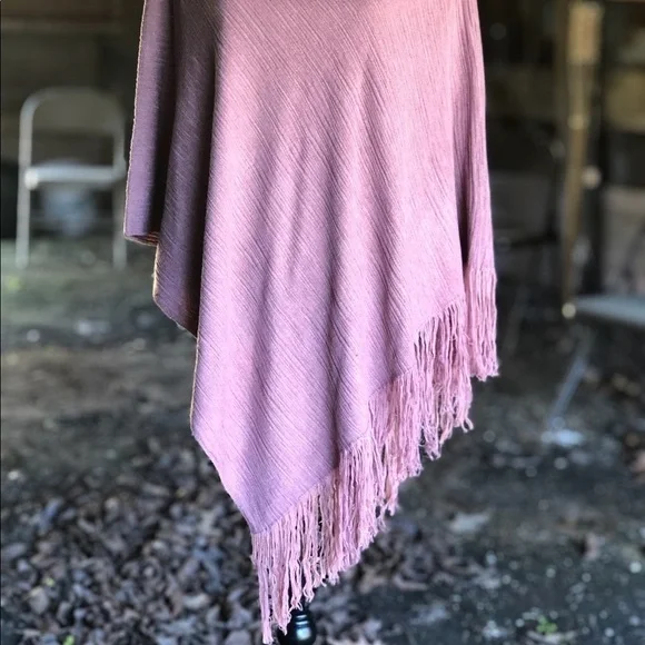 KERISMA, Fringed Poncho, EUC - Picture 4 of 9